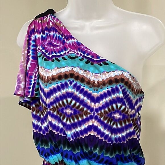 NWOT Signature London Style One Shoulder Dress. Size S small 4/6 - Picture 2 of 11